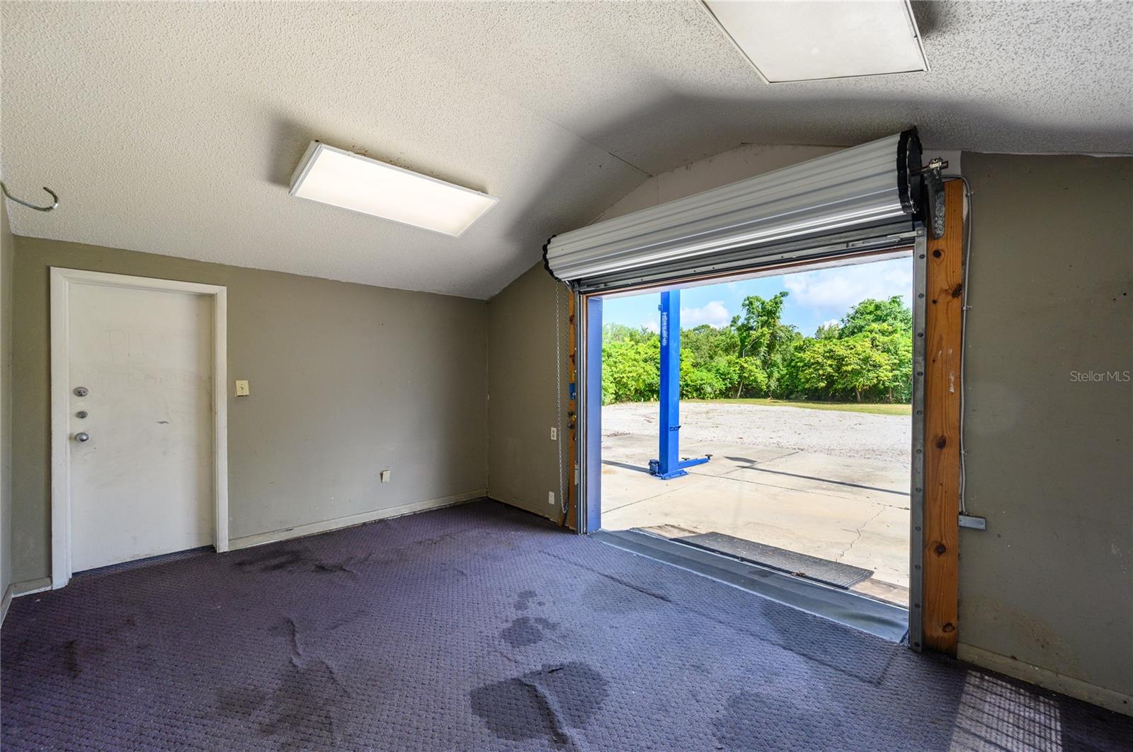 LONGWOOD - Commercial Sale