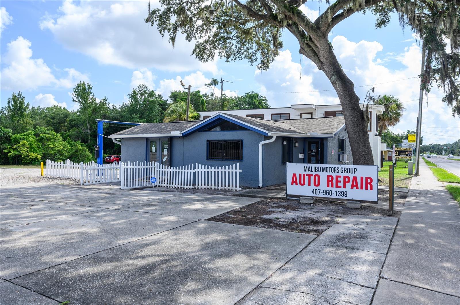 LONGWOOD - Commercial Sale