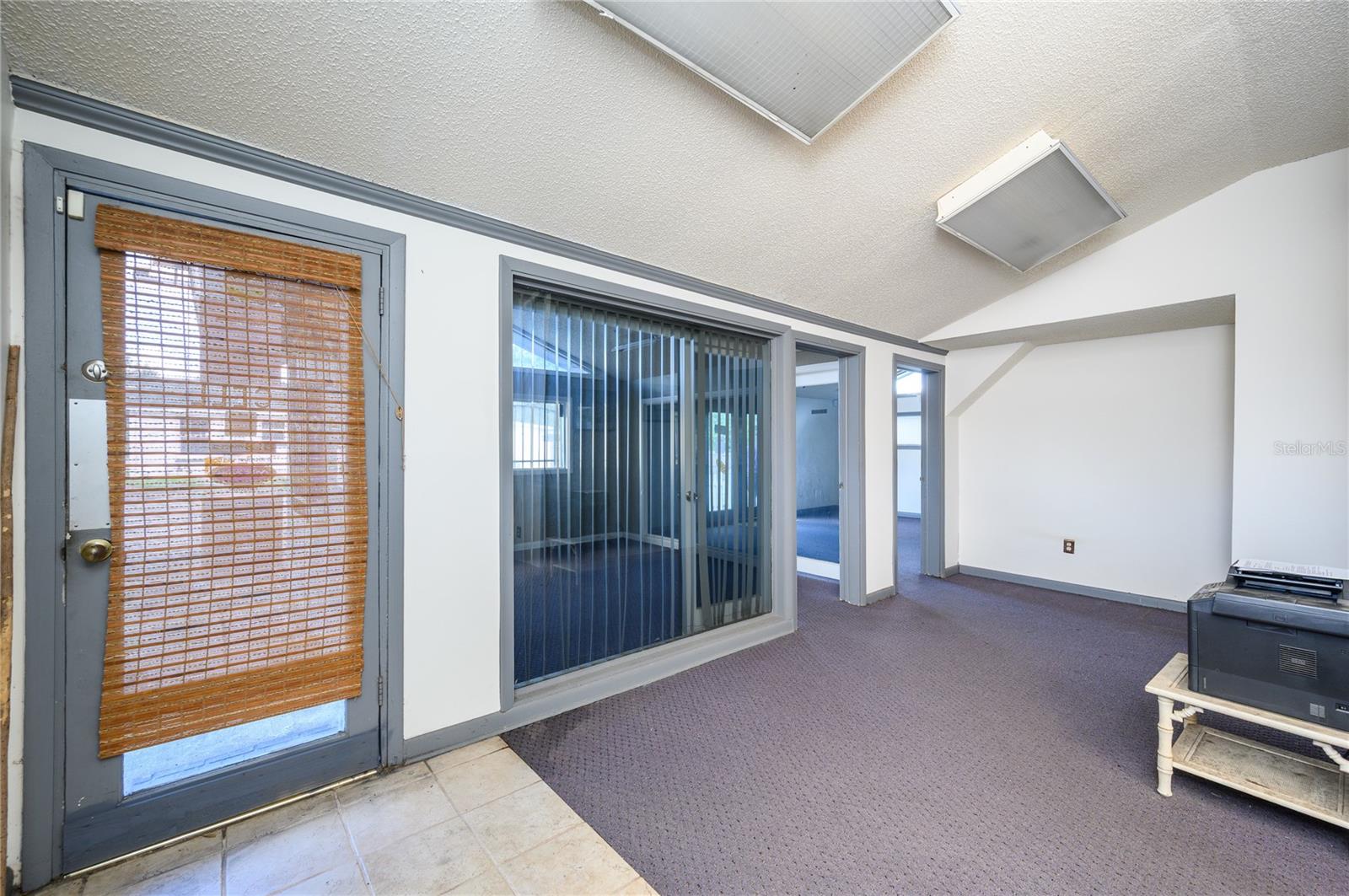 LONGWOOD - Commercial Sale