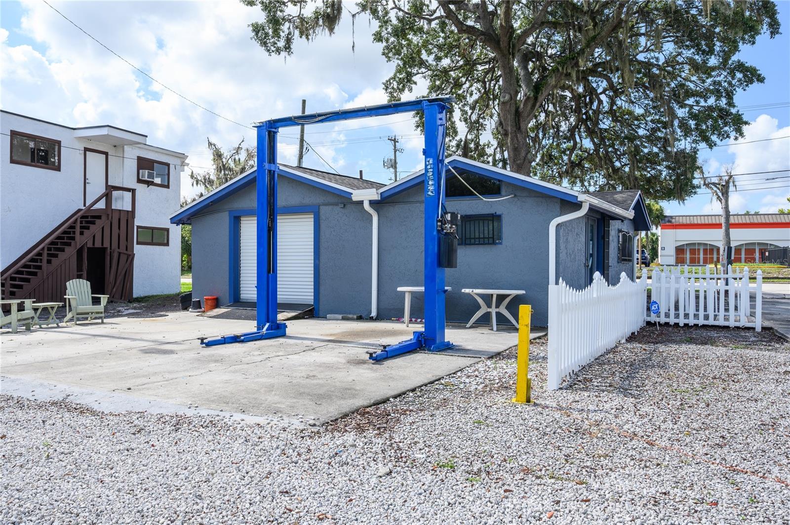 LONGWOOD - Commercial Sale