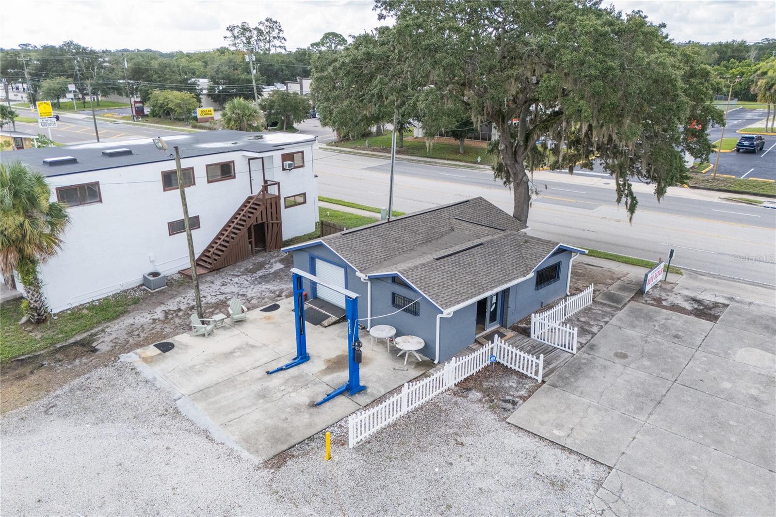 LONGWOOD - Commercial Sale