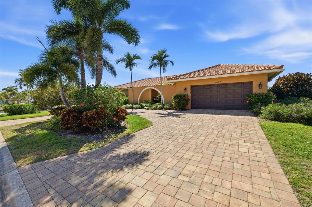 Photo of 1997 Hawaii Avenue NE, St Petersburg, FL 33703 (MLS # TB8495463)