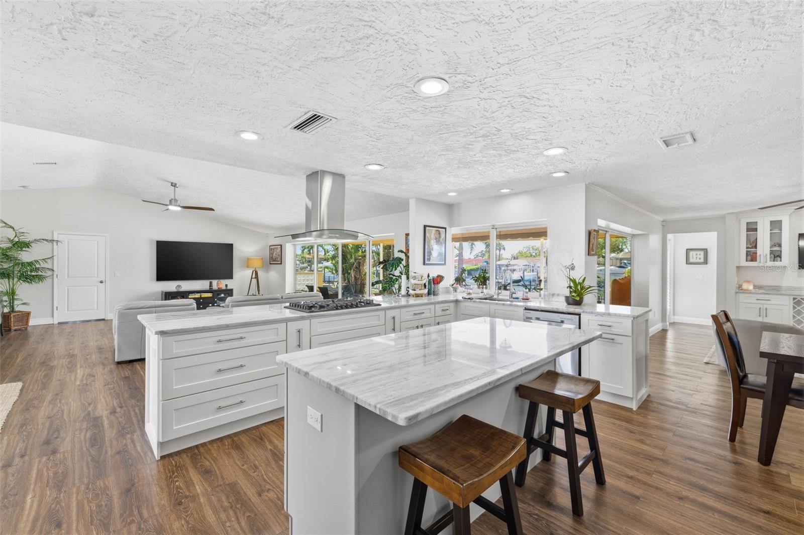 VENETIAN ISLES - Residential