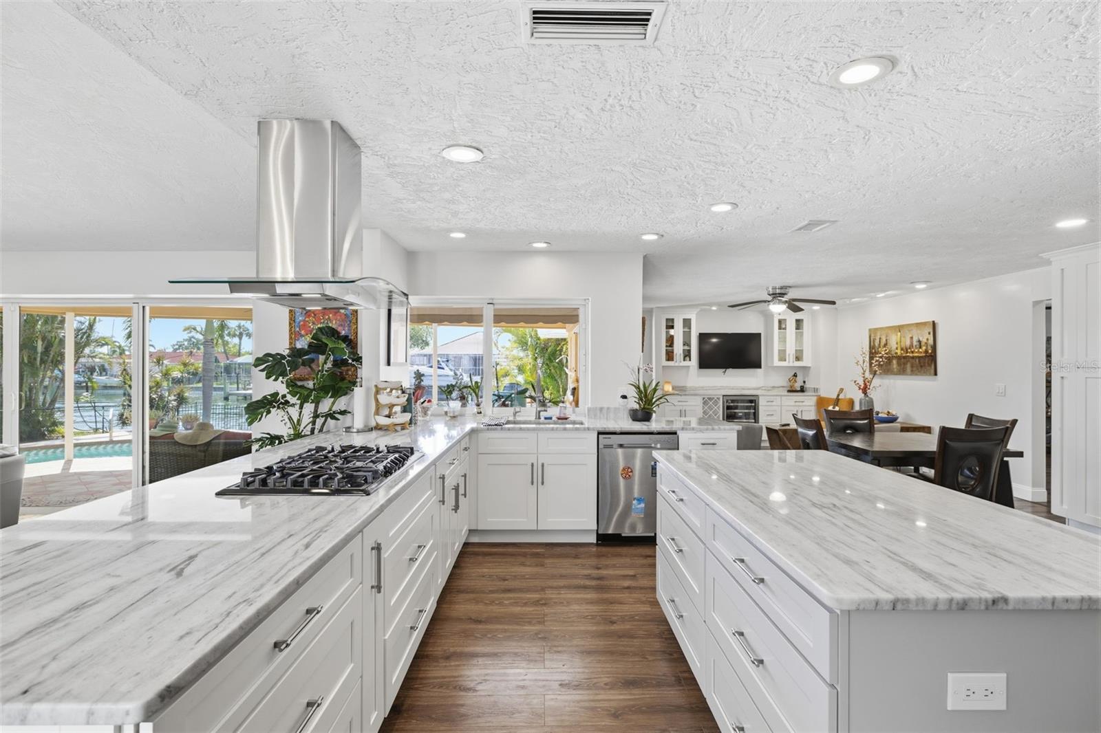 VENETIAN ISLES - Residential