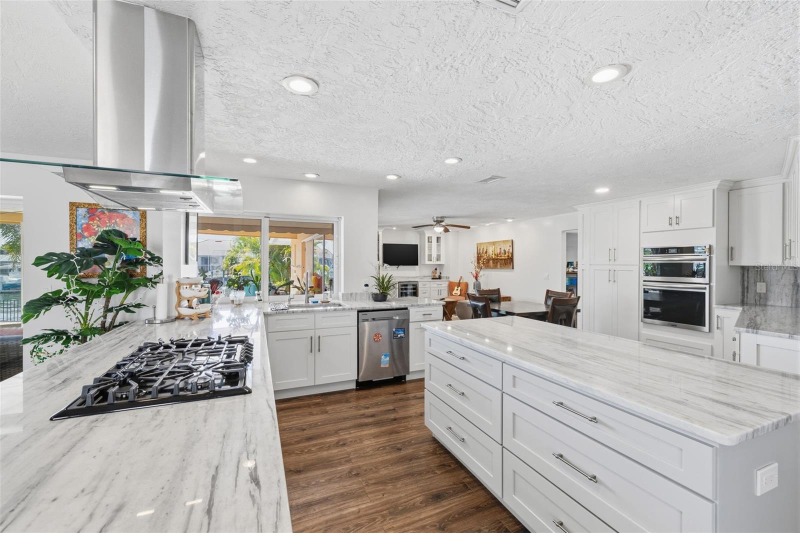 VENETIAN ISLES - Residential