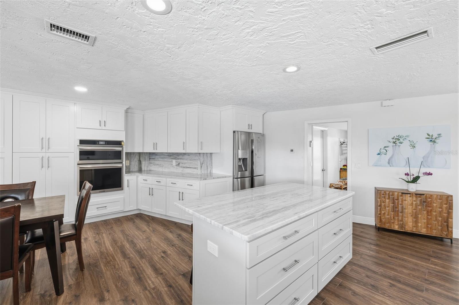 VENETIAN ISLES - Residential