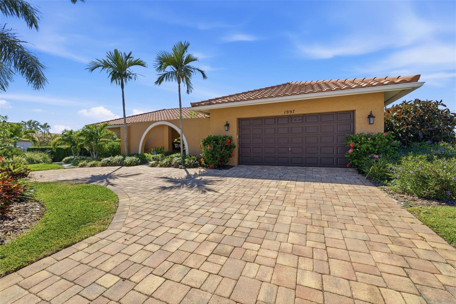 1997 HAWAII AVENUE NE