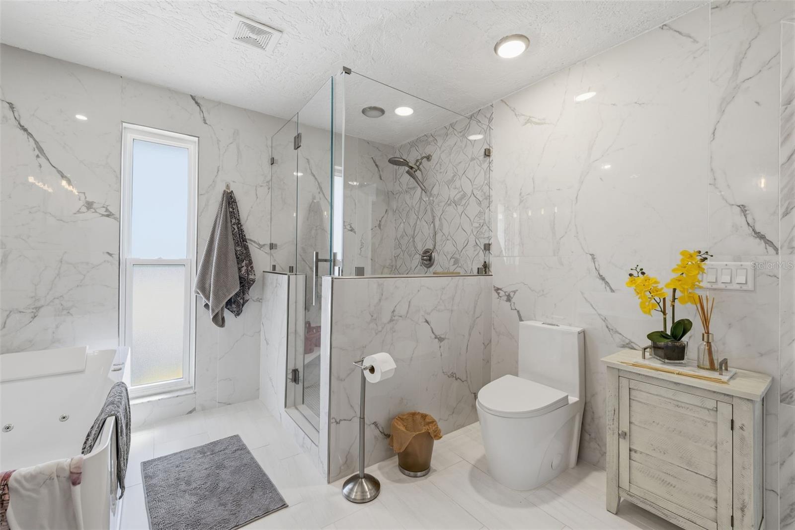 VENETIAN ISLES - Residential