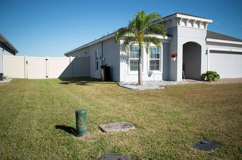 A home in SAINT CLOUD