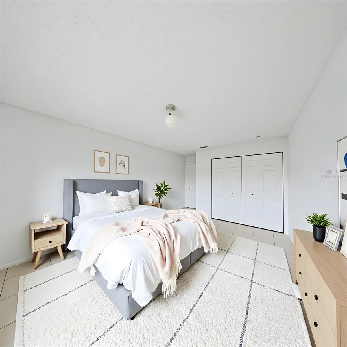 OXFORD SQUARE CONDO - Residential