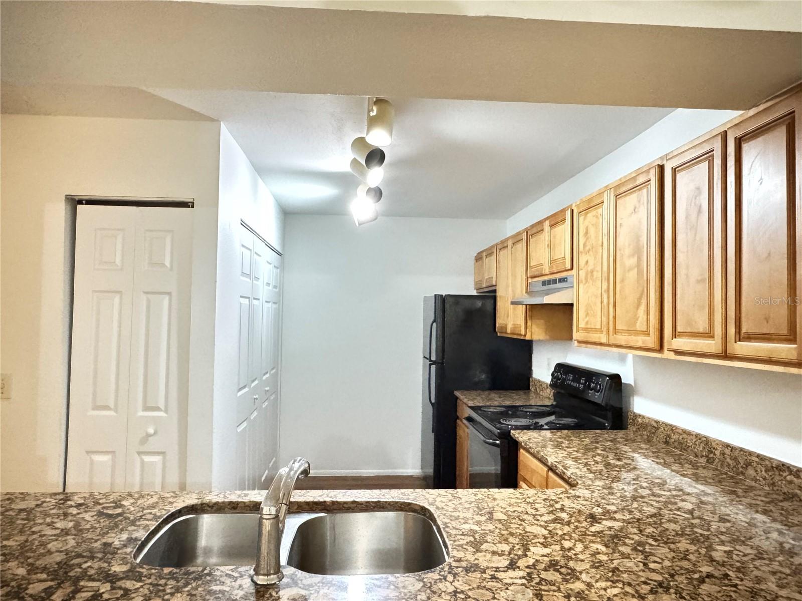 OXFORD SQUARE CONDO - Residential