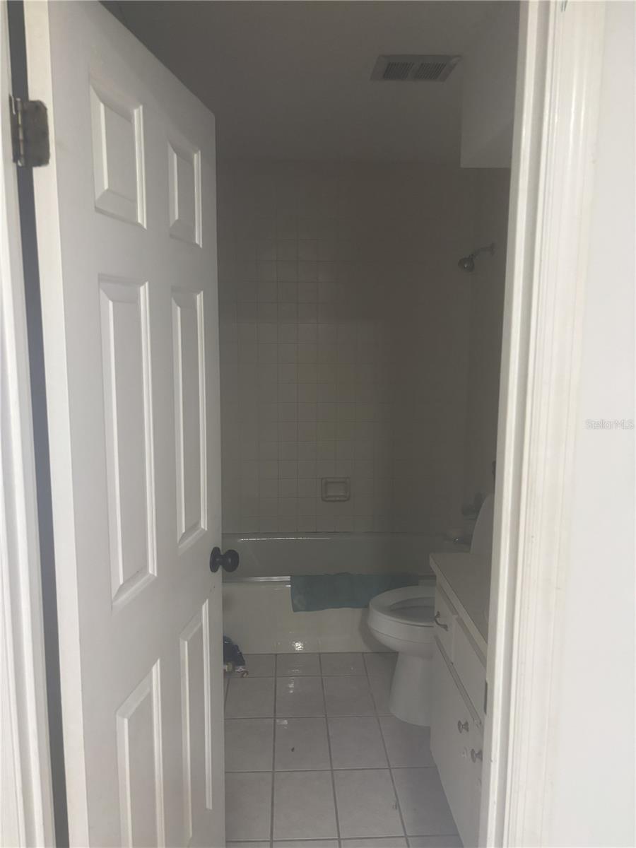 FOX MDW UN 01 BLDG 18 - Residential