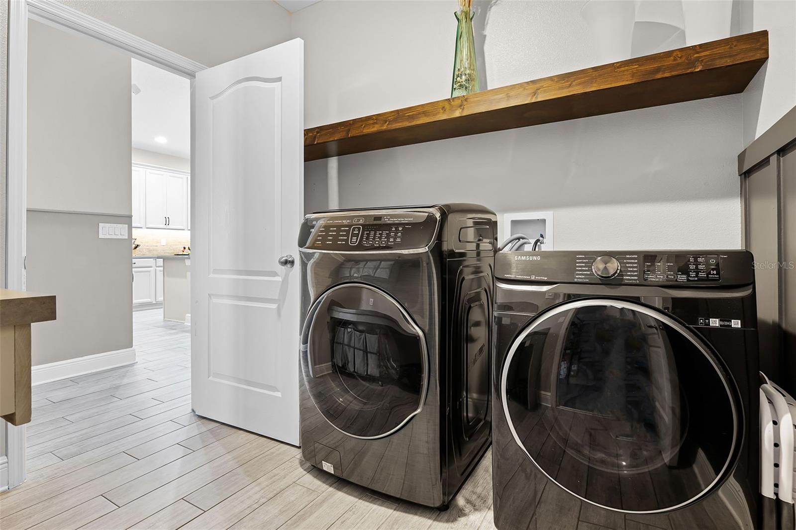 JOHNS LAKE LNDG PH 4 - Residential Lease