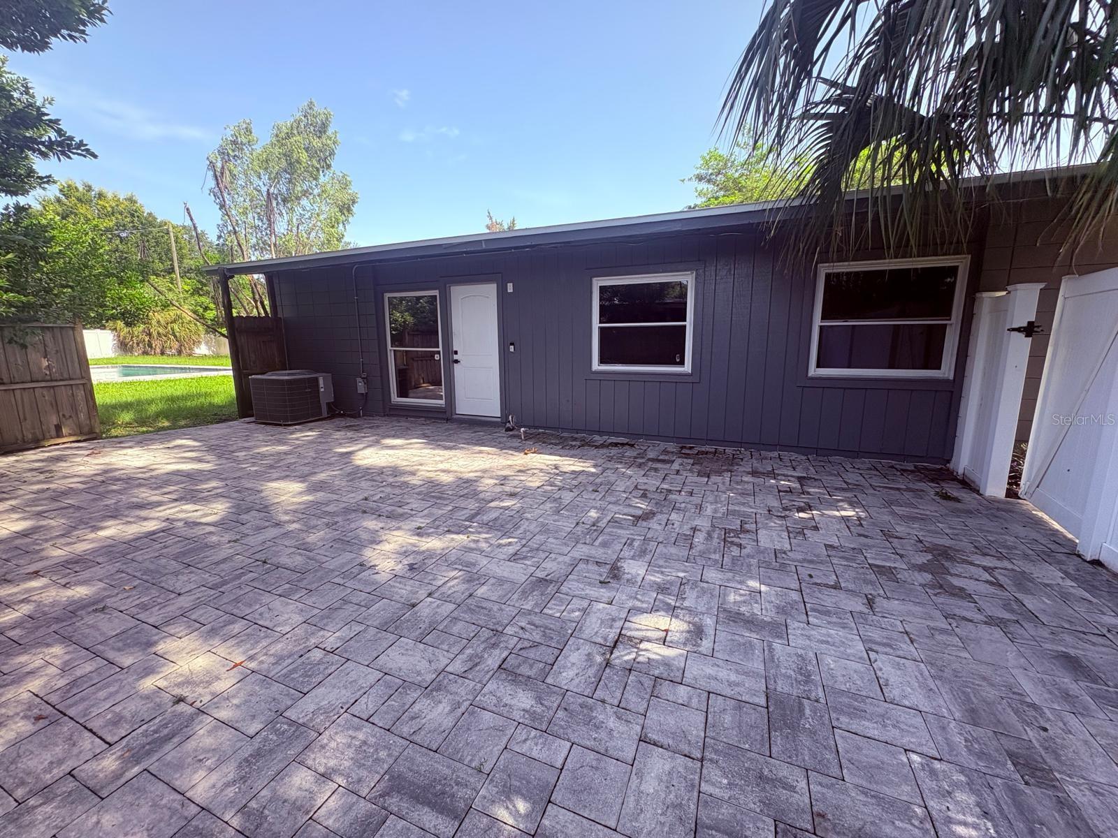 885 CARNATION DRIVE