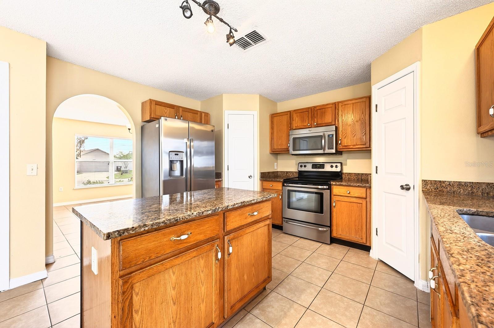 GROVELAND LAKE DOT LANDING SUB - Residential