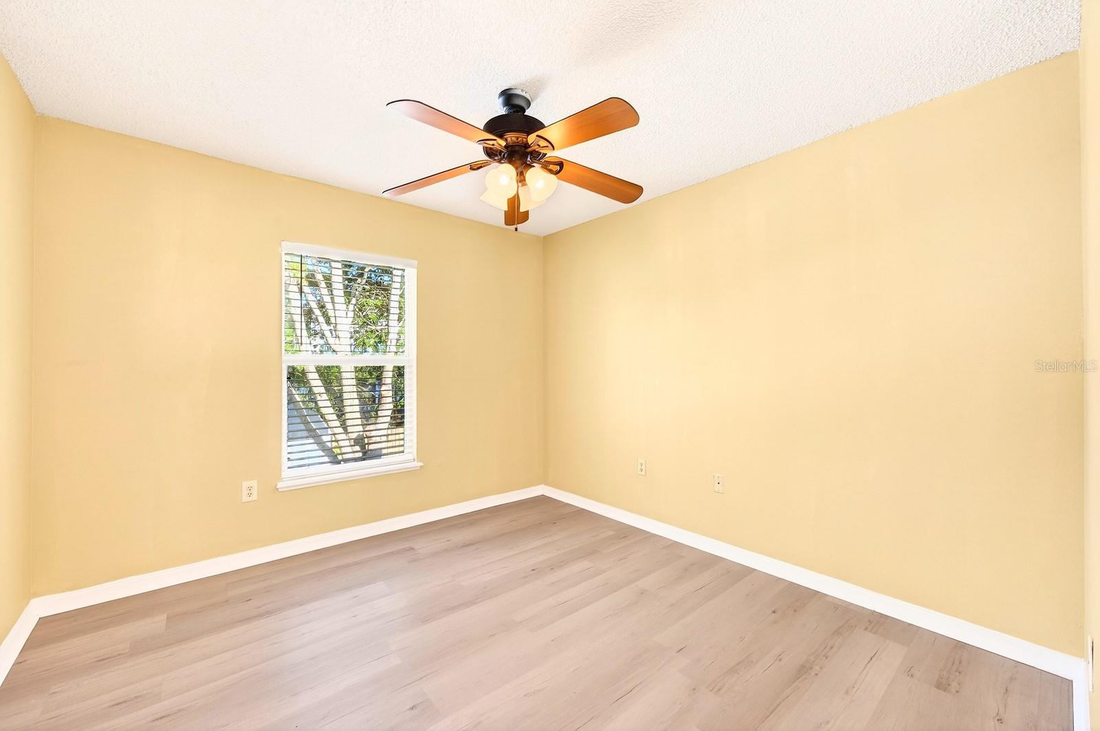 GROVELAND LAKE DOT LANDING SUB - Residential