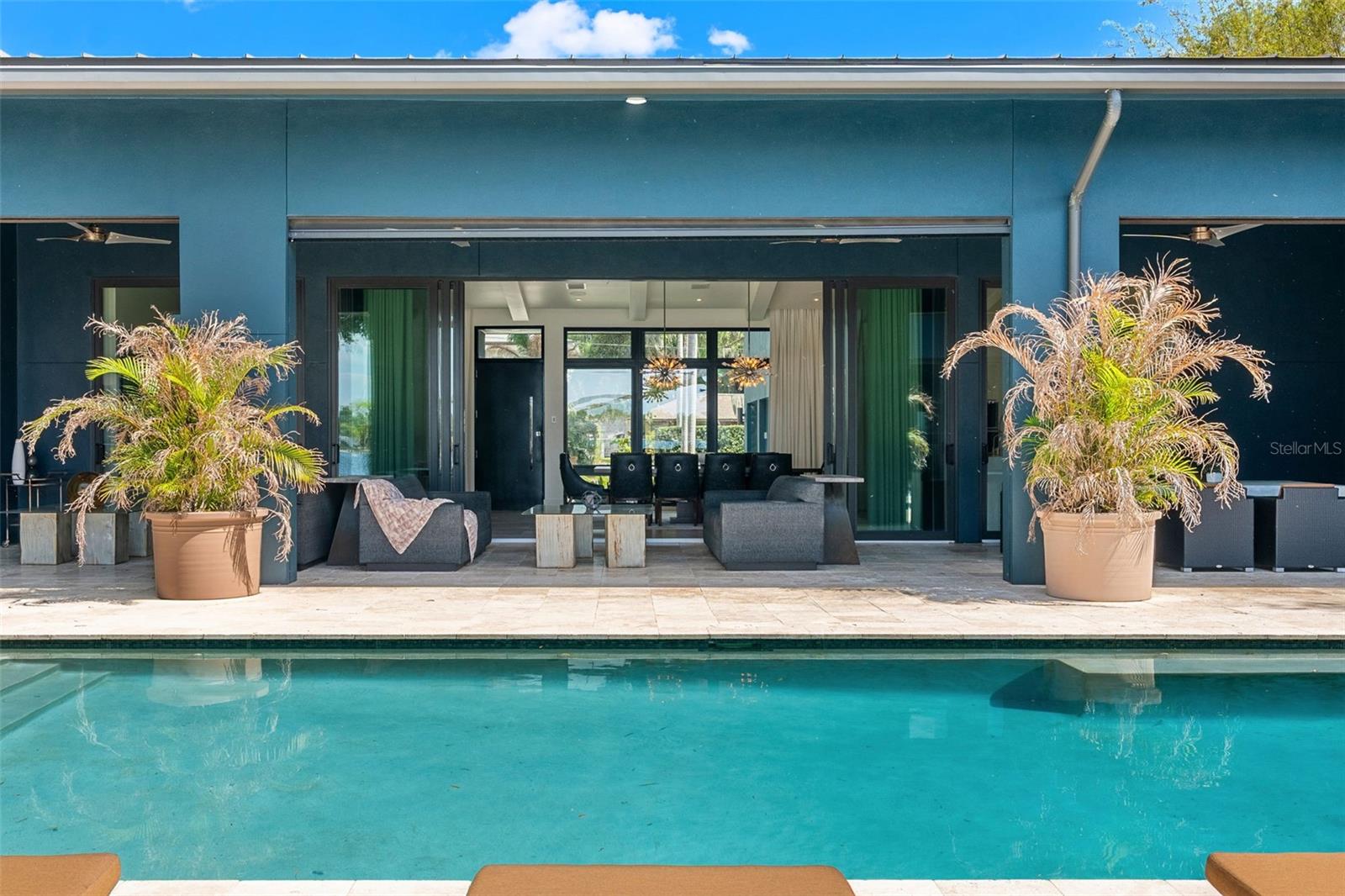 PLEASURE ISLAND - Residential