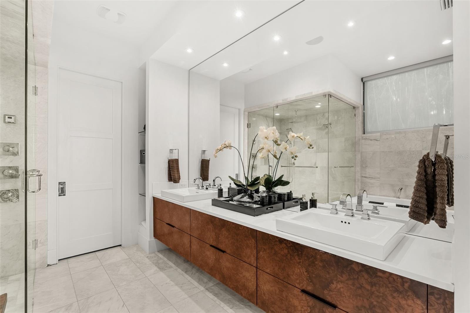 PLEASURE ISLAND - Residential