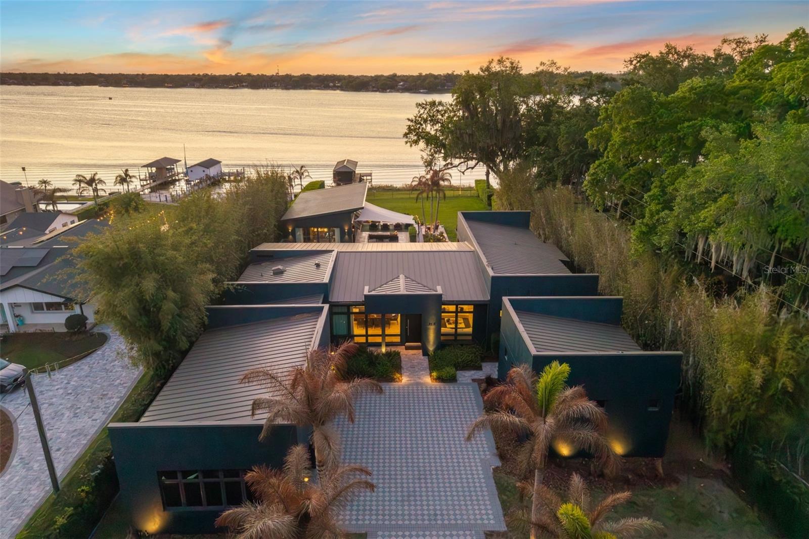 PLEASURE ISLAND - Residential