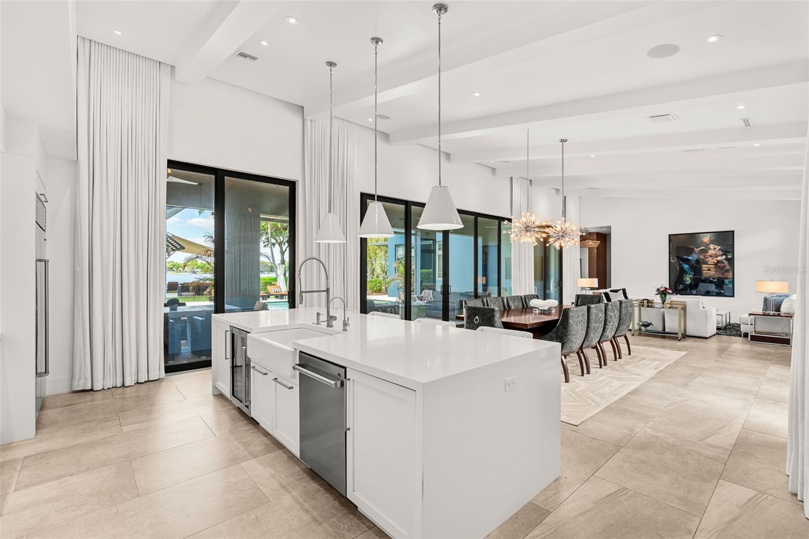 PLEASURE ISLAND - Residential