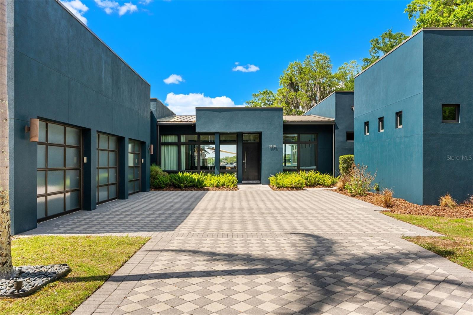 PLEASURE ISLAND - Residential