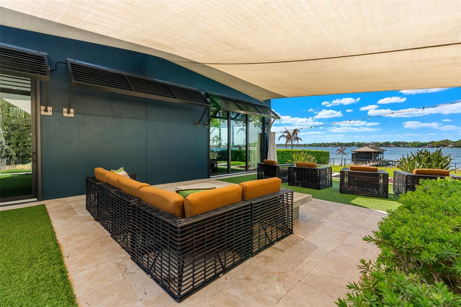 PLEASURE ISLAND - Residential