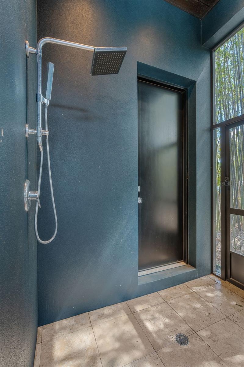 PLEASURE ISLAND - Residential