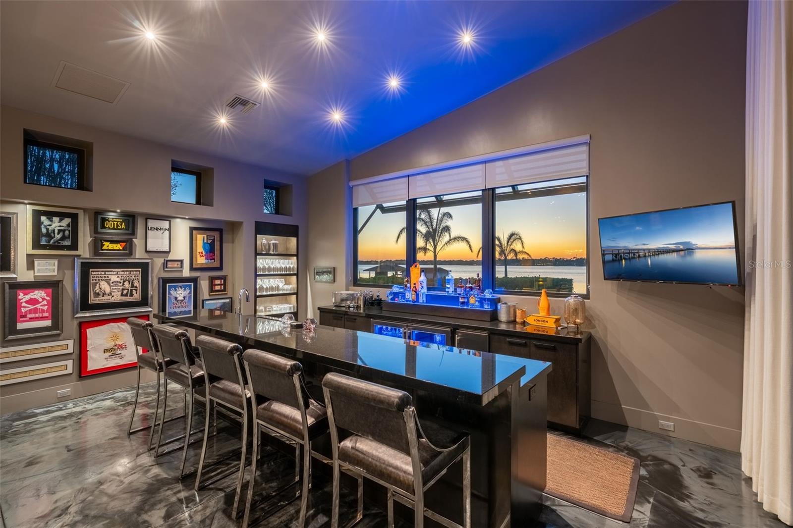 PLEASURE ISLAND - Residential