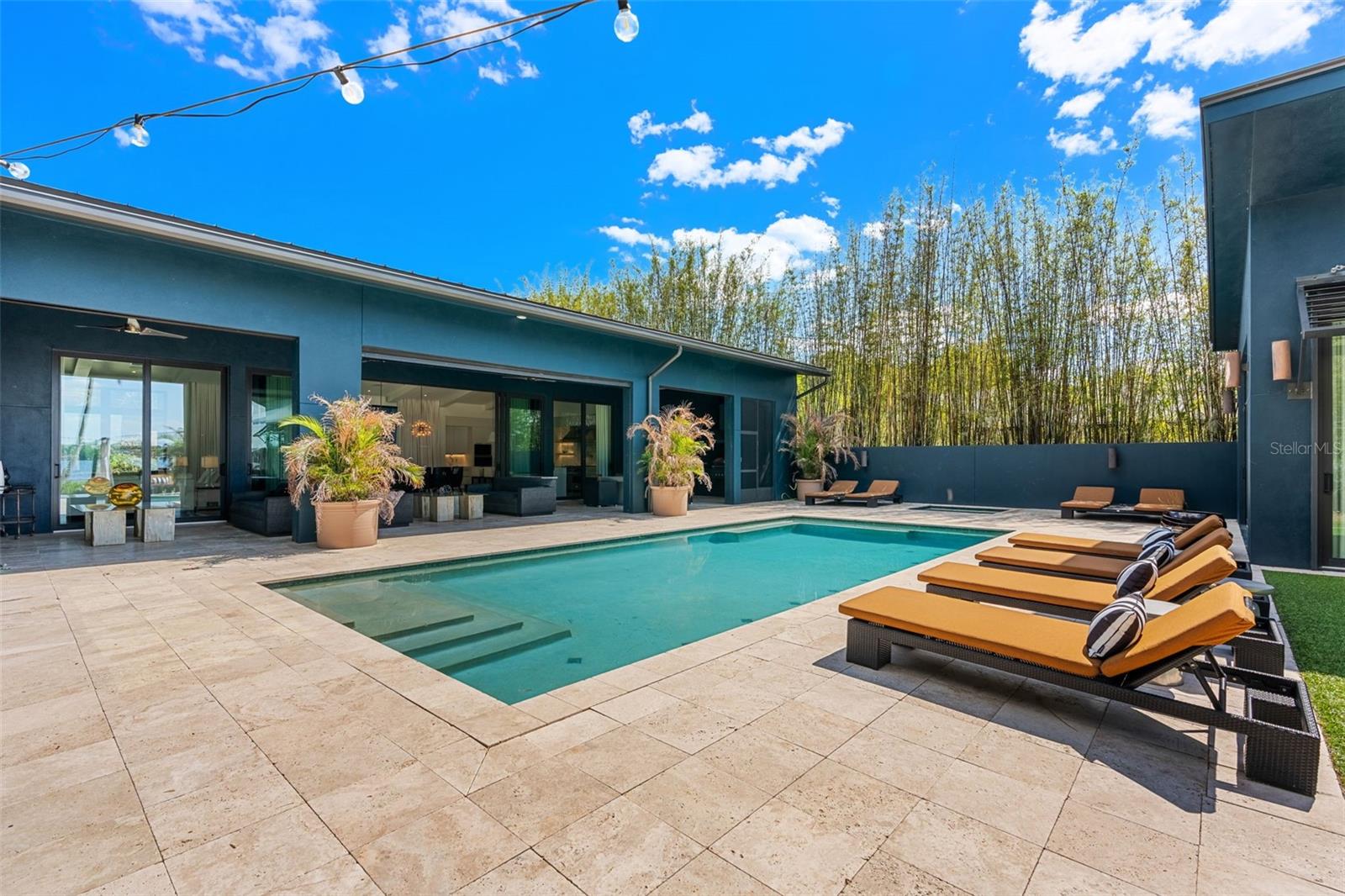 PLEASURE ISLAND - Residential