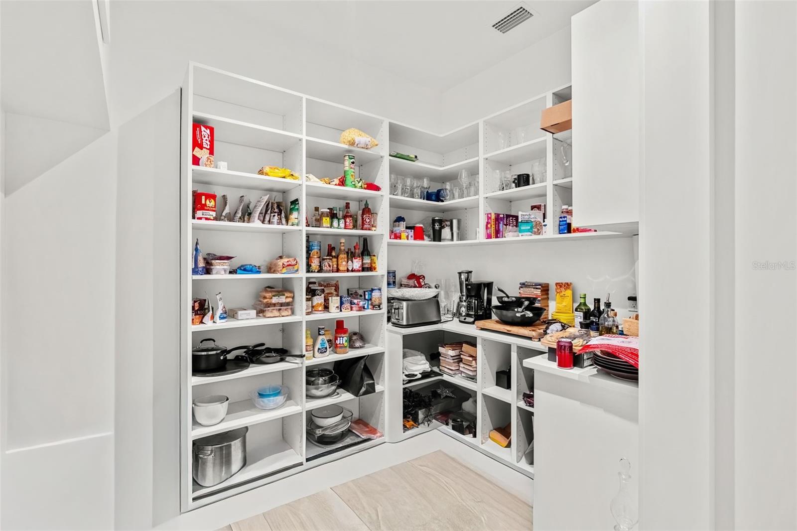 PLEASURE ISLAND - Residential