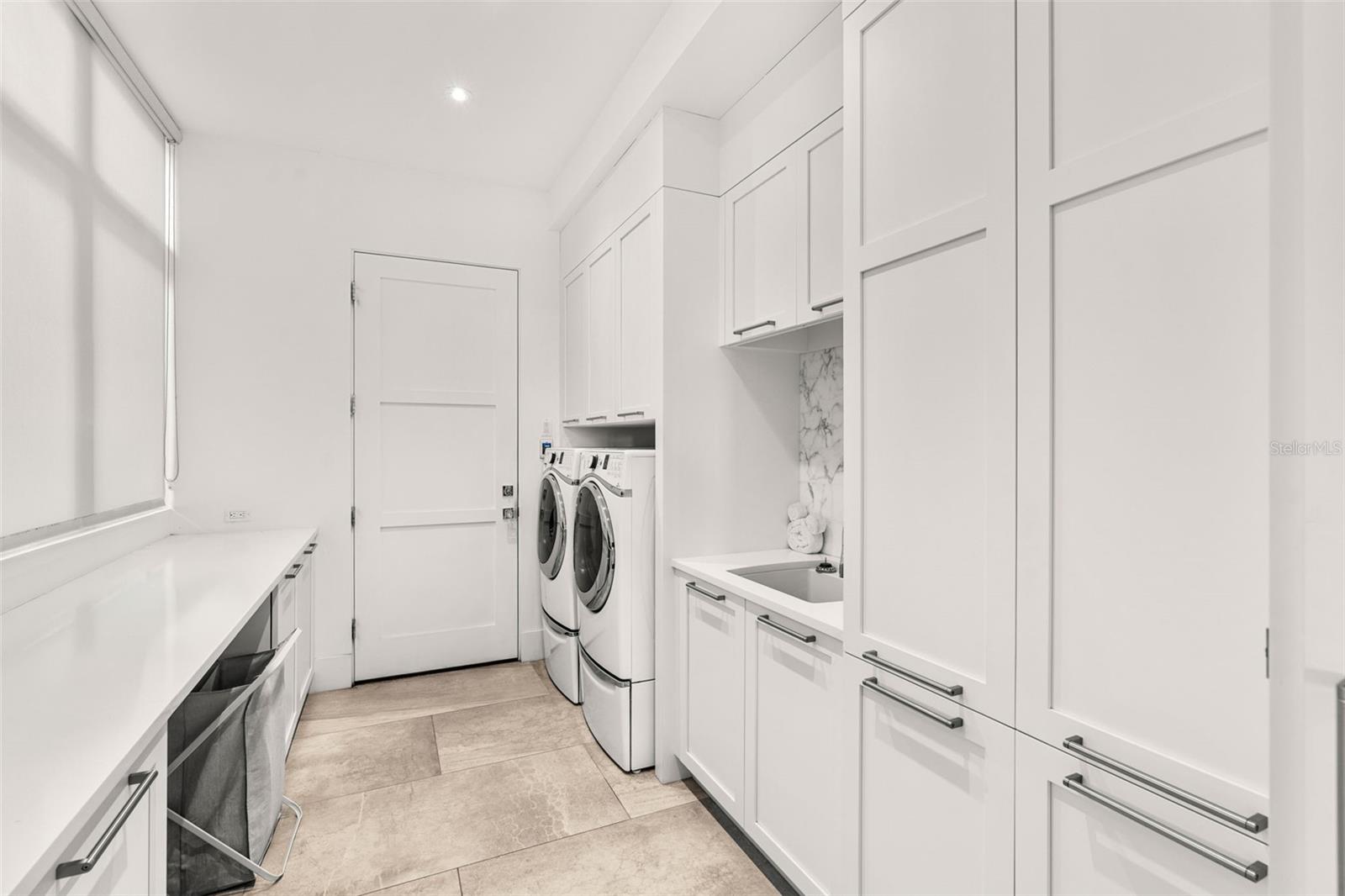 PLEASURE ISLAND - Residential