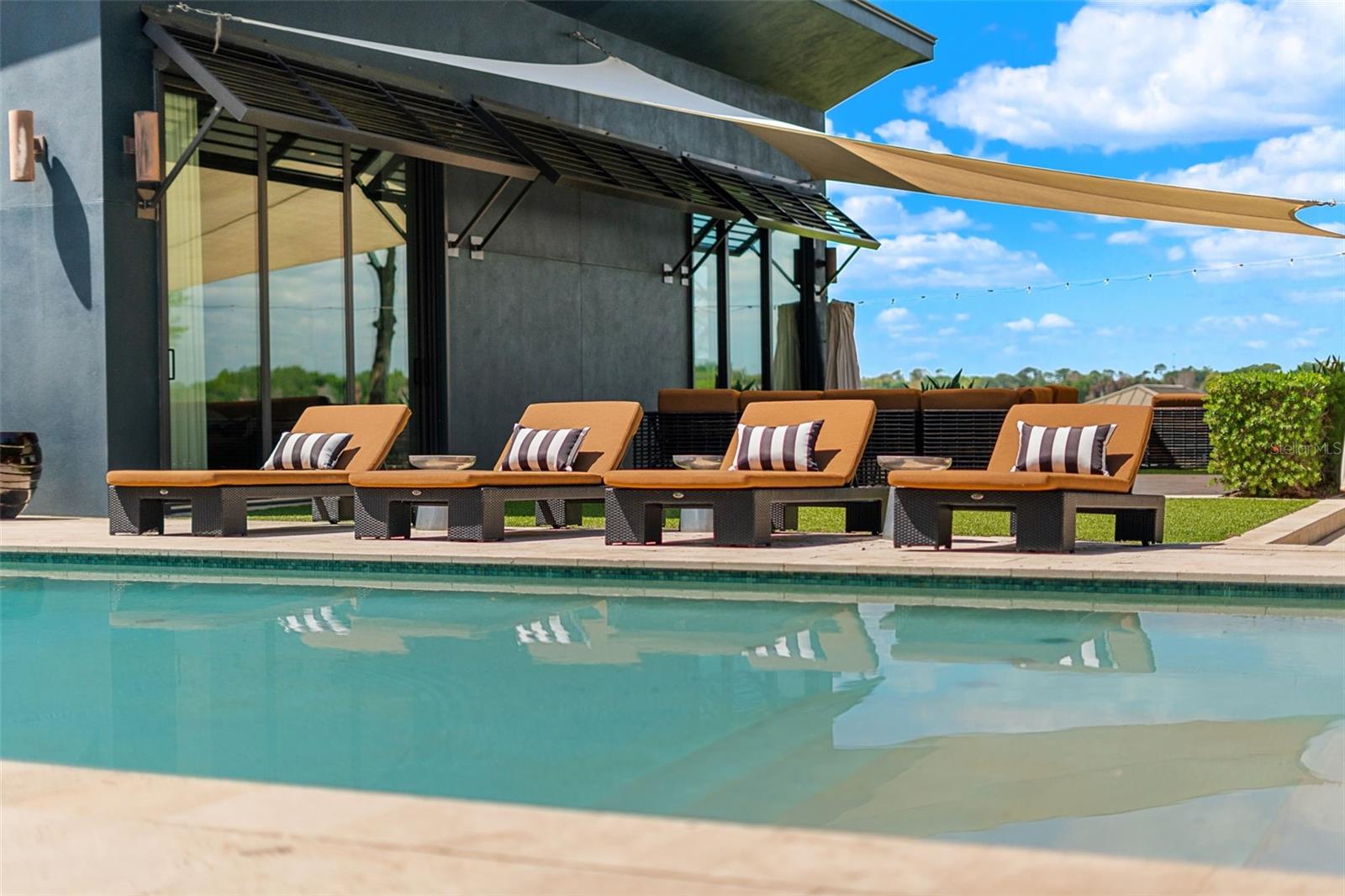 PLEASURE ISLAND - Residential