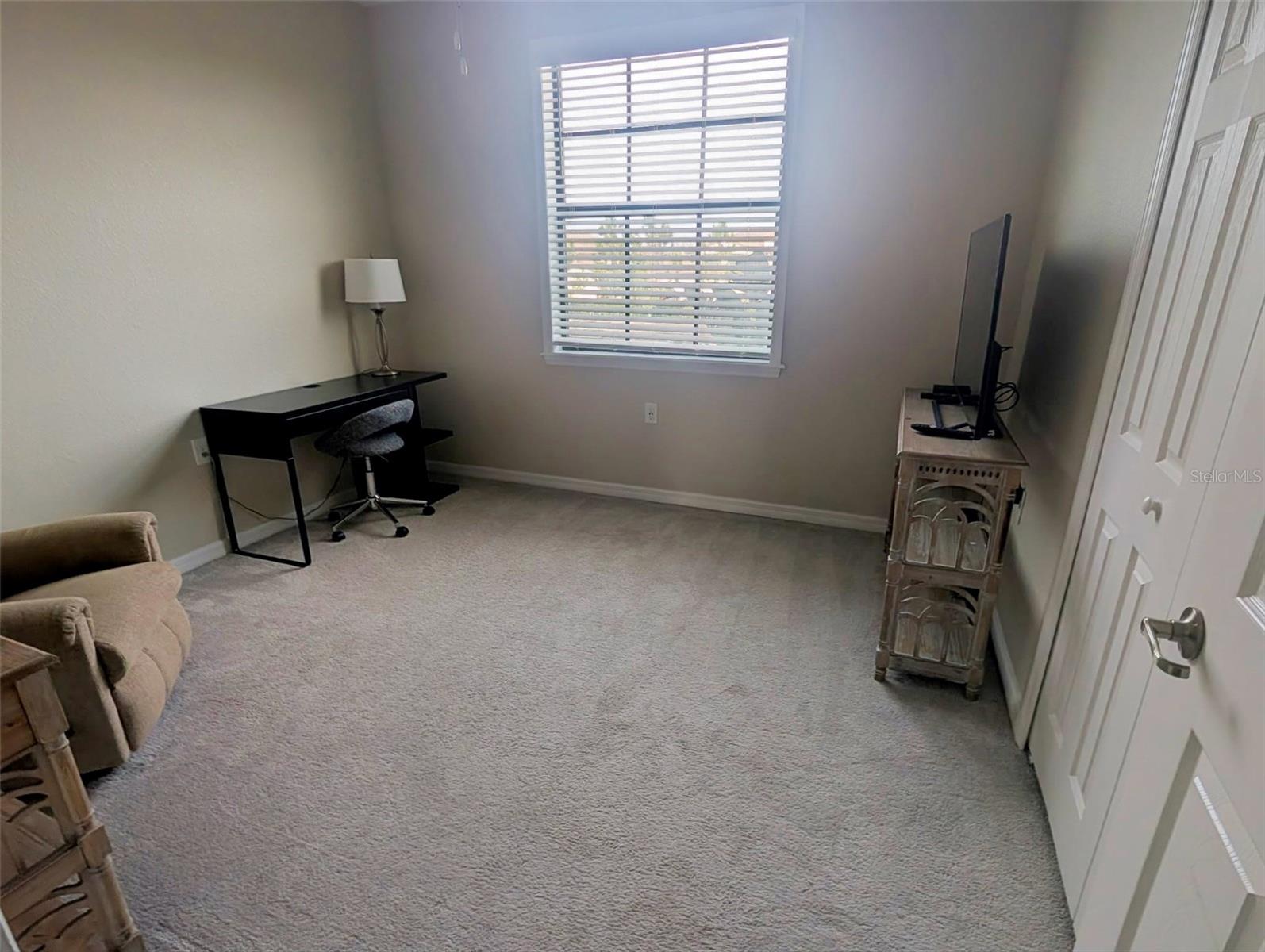 TERRACE V AT LAKEWOOD NATIONAL PH I - Residential Lease