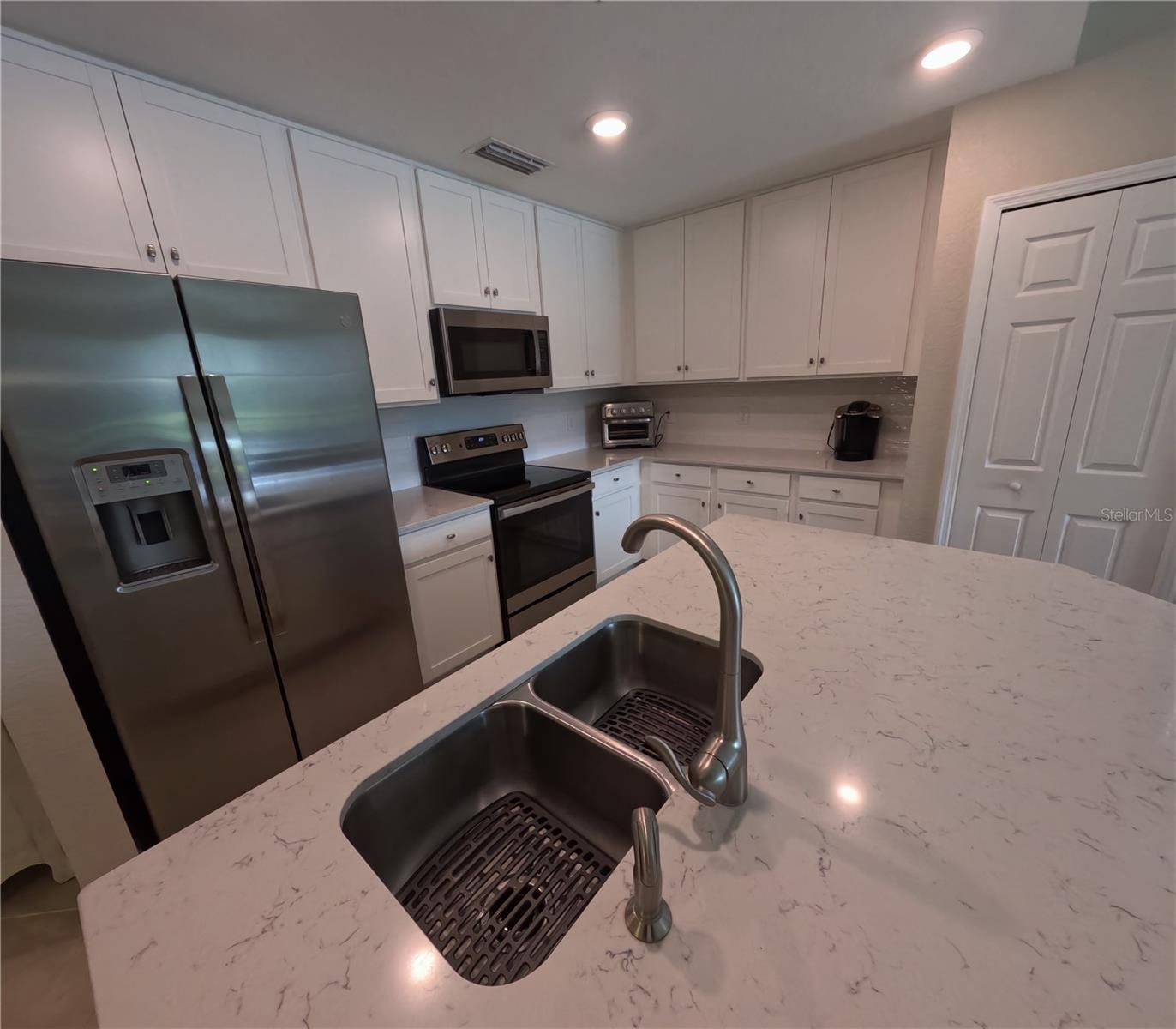 TERRACE V AT LAKEWOOD NATIONAL PH I - Residential Lease