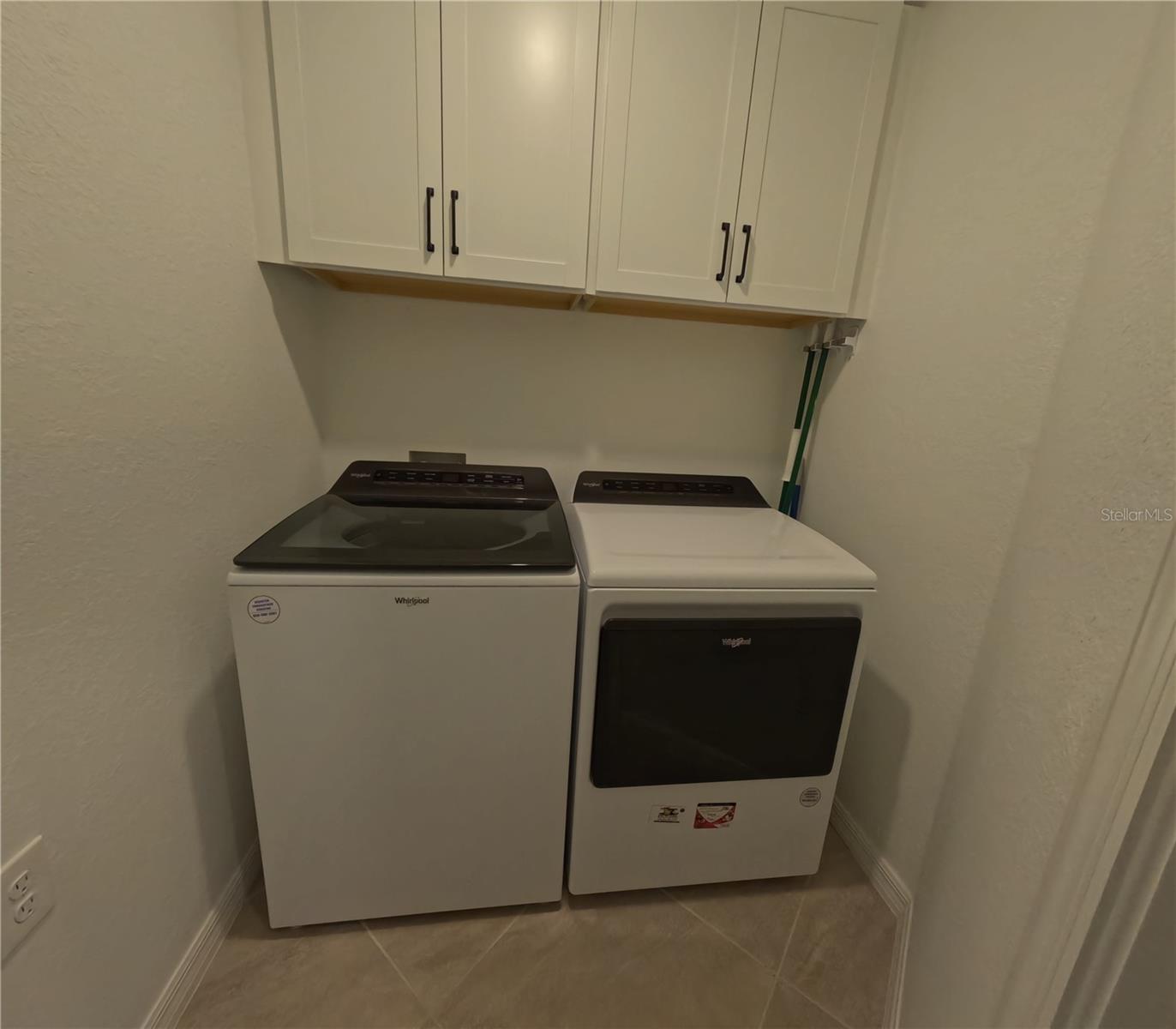 TERRACE V AT LAKEWOOD NATIONAL PH I - Residential Lease