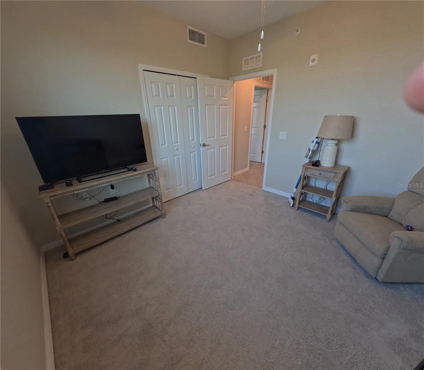 TERRACE V AT LAKEWOOD NATIONAL PH I - Residential Lease