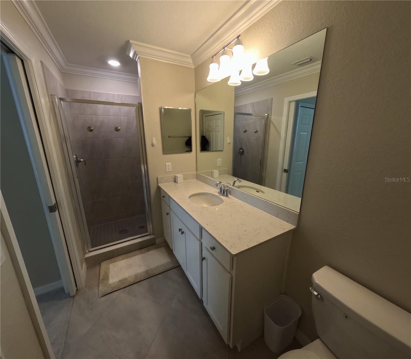 TERRACE V AT LAKEWOOD NATIONAL PH I - Residential Lease