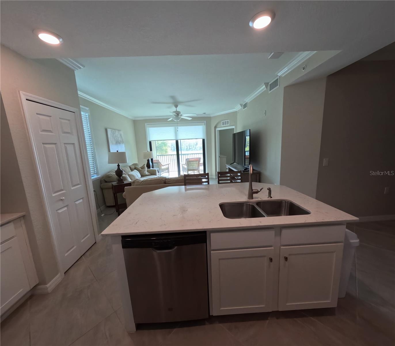 TERRACE V AT LAKEWOOD NATIONAL PH I - Residential Lease