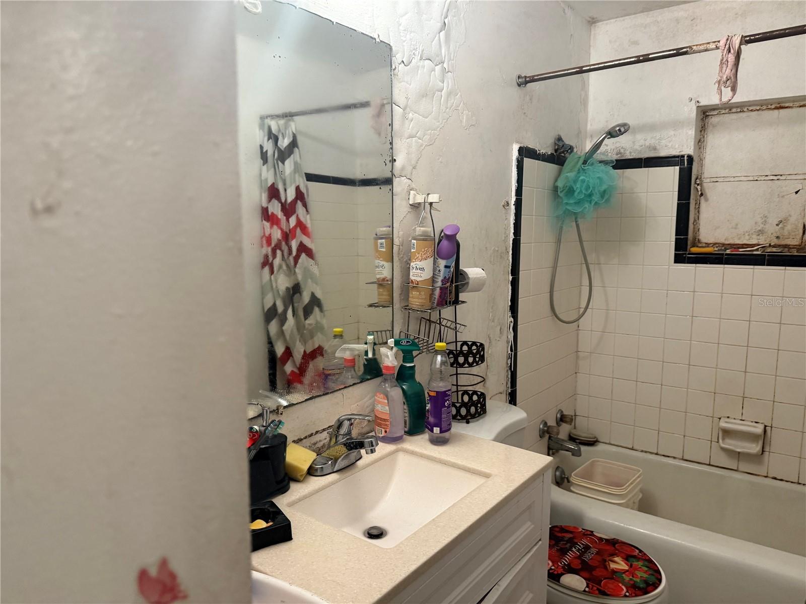 HOWARD CANYON PARK RESUB - Residential Income