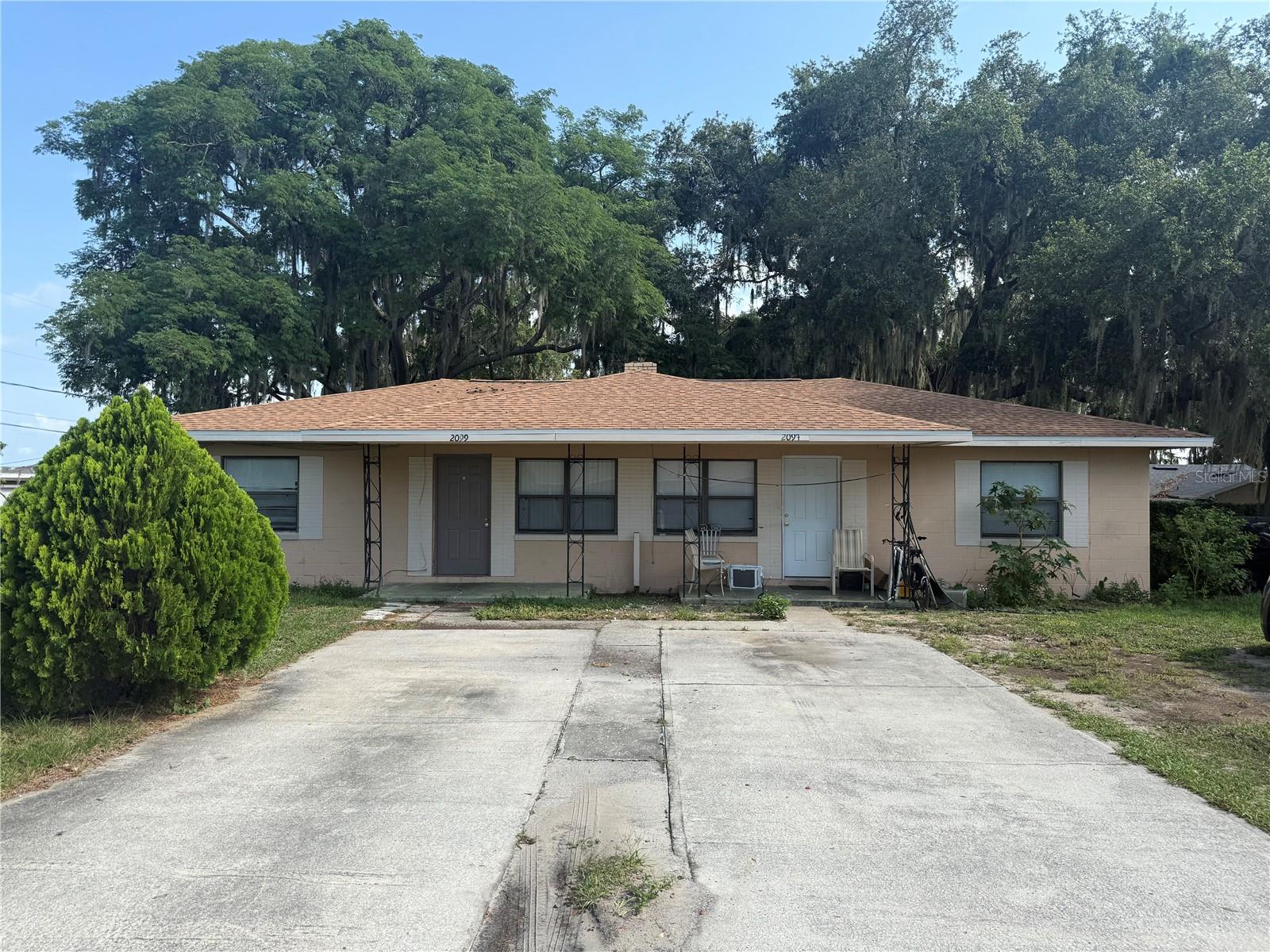 This duplex is perfect for Investors. Income is currently $2600 a month. The property is situated on a corner lot with two bedroom one bath in each duplex spanning 1,758 ft.². The roof was replaced in 2022. This duplex is ready for some new ownership. The duplex is AS/IS
The tenants have been there for over 3 years and are month-to-month right now at $1,3000 each unit.