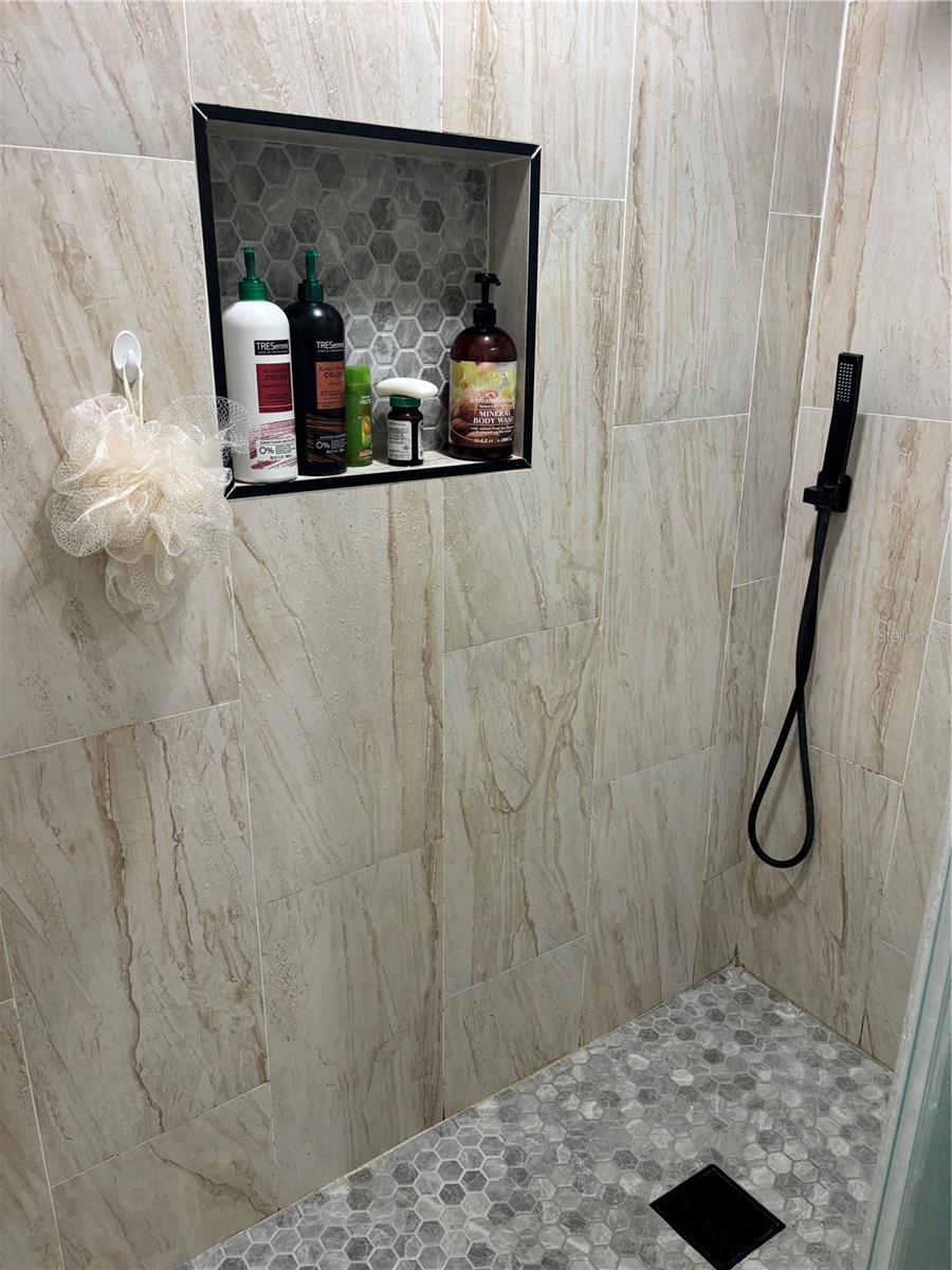 COUNTRY CLUB ESTATES RESUB PT - Residential