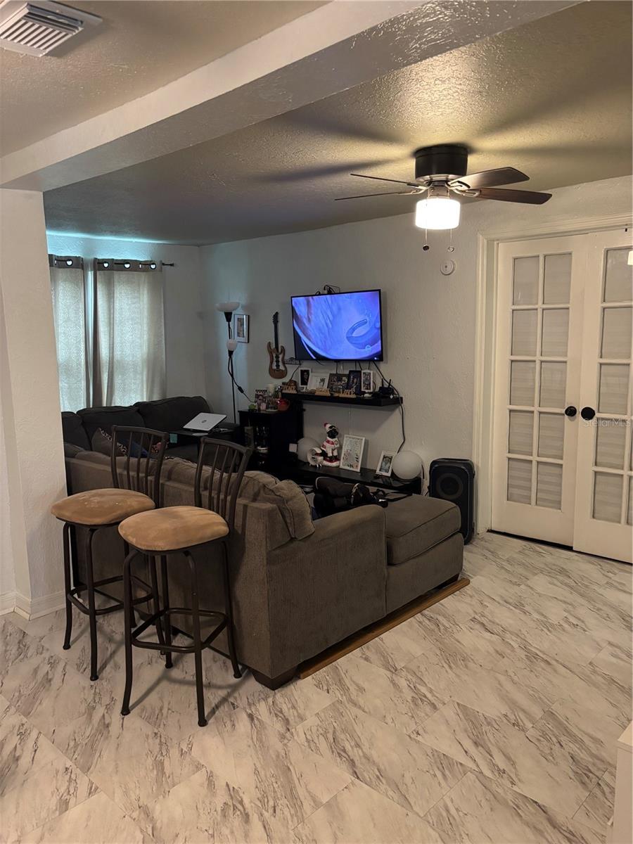 COUNTRY CLUB ESTATES RESUB PT - Residential