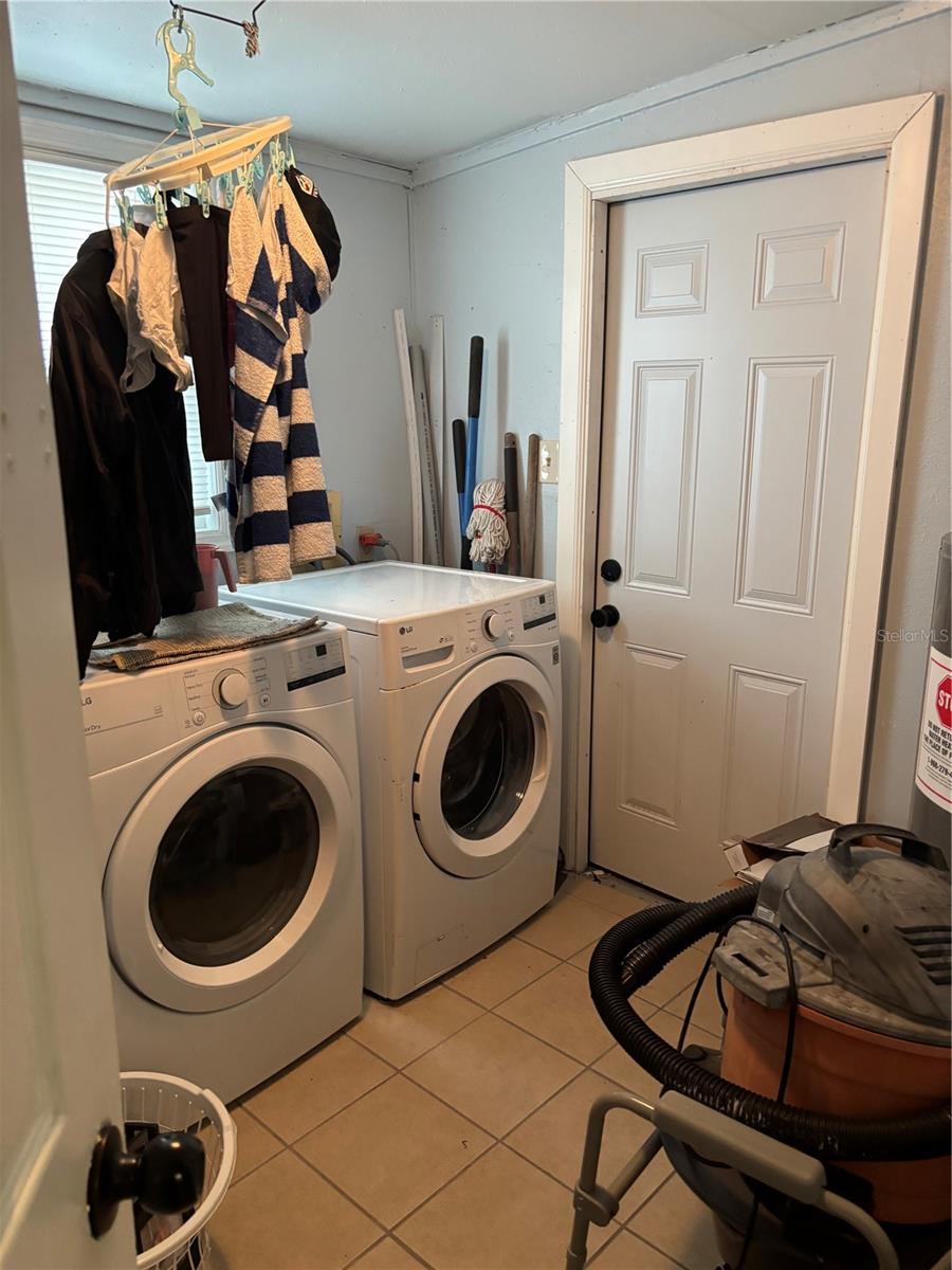 COUNTRY CLUB ESTATES RESUB PT - Residential