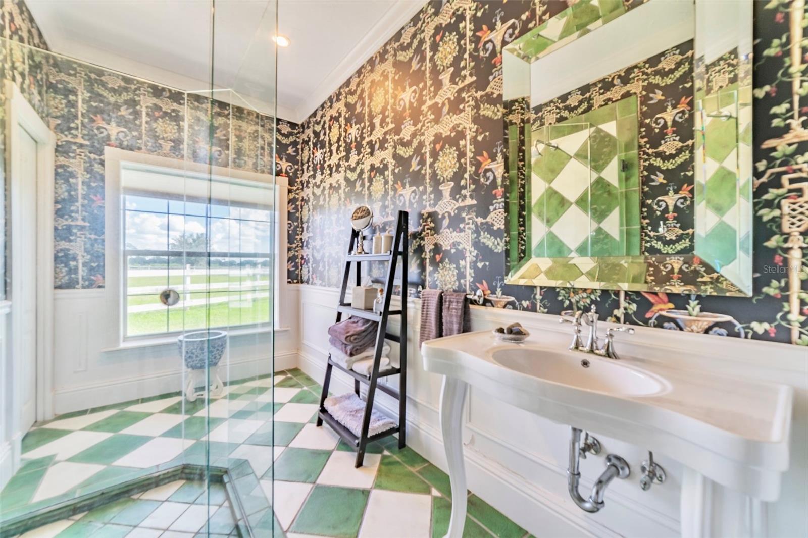 0000-NOT PART OF A SUBDIVISION - Residential