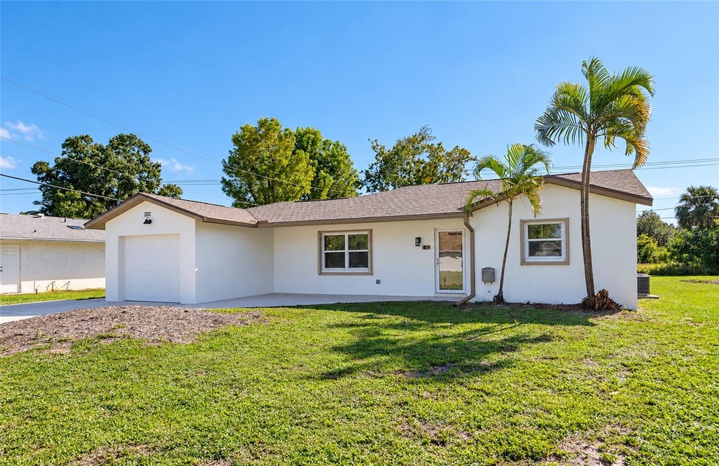 Photo of 102 Sandhurst Drive, Venice, FL 34293 (MLS # A4710612)
