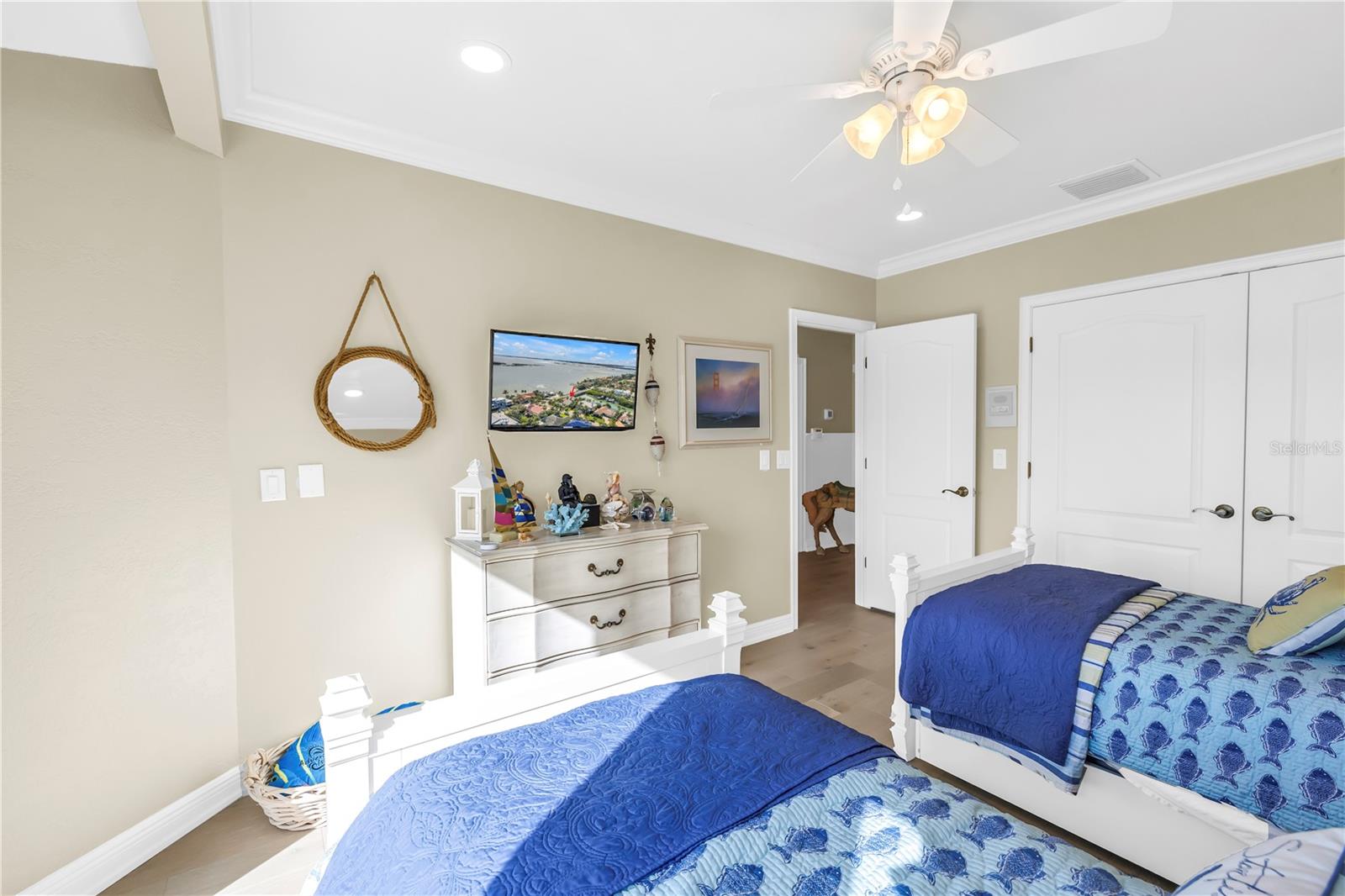 BAYWAY ISLES UNIT 1 - Residential