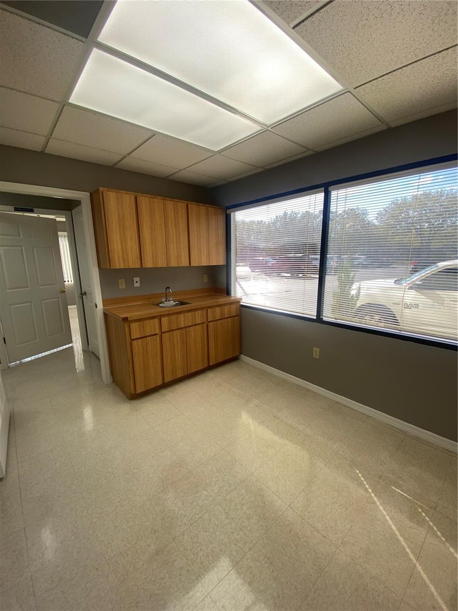 SEVEN HILLS COMMUNITY - Commercial Lease