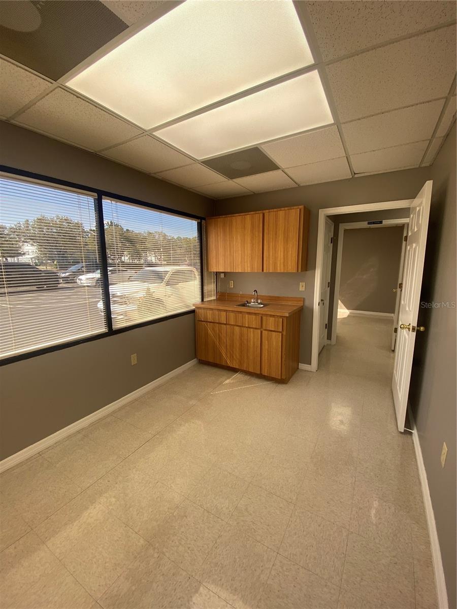 SEVEN HILLS COMMUNITY - Commercial Lease