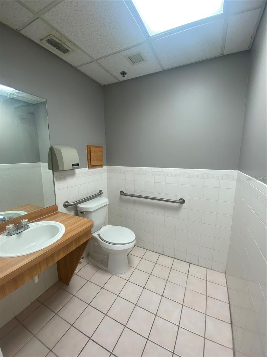 SEVEN HILLS COMMUNITY - Commercial Lease