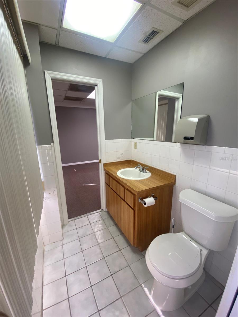 SEVEN HILLS COMMUNITY - Commercial Lease